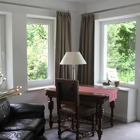 In Mit Grossem Garten By Interhome بيت للعطل *